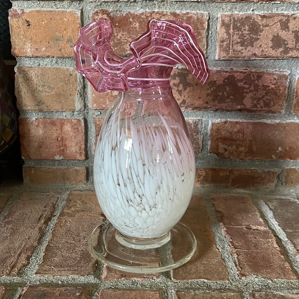 Vtg Murano Style Cranberry Glass White Swirl & Spatter Ruffle Top Vase